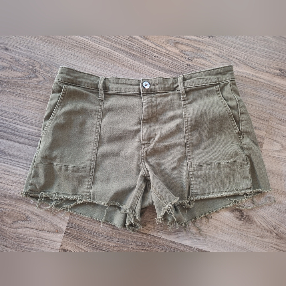Women's Sam Edelman cargo shorts like‎ new Size 30. Army green Button pockets.